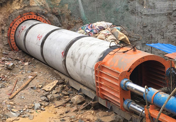 土壓平衡頂管機(jī)的結(jié)構(gòu)及工作原理