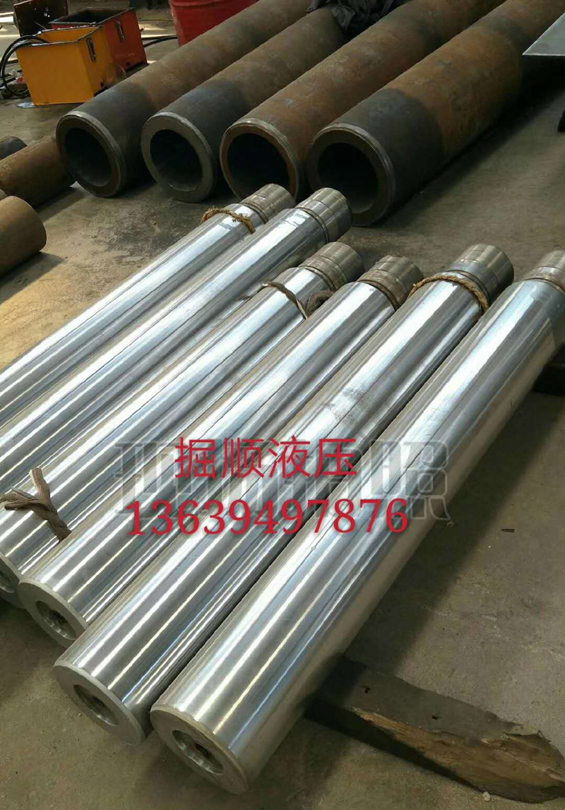 掘順機(jī)械公司五一節(jié)的禮品是生產(chǎn)橋梁千斤頂和頂管機(jī)千斤頂訂單